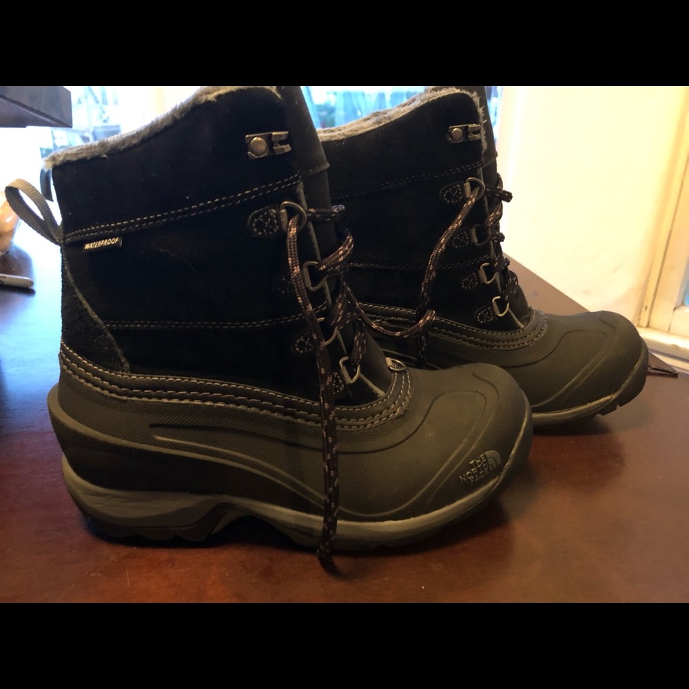 North Face women’s snow boots